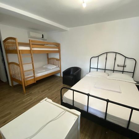 Casa Ciobi Hotel Două Mai Екстериор снимка