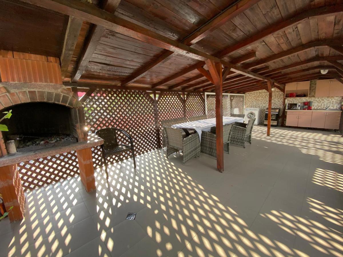 Casa Ciobi Hotel Două Mai Екстериор снимка
