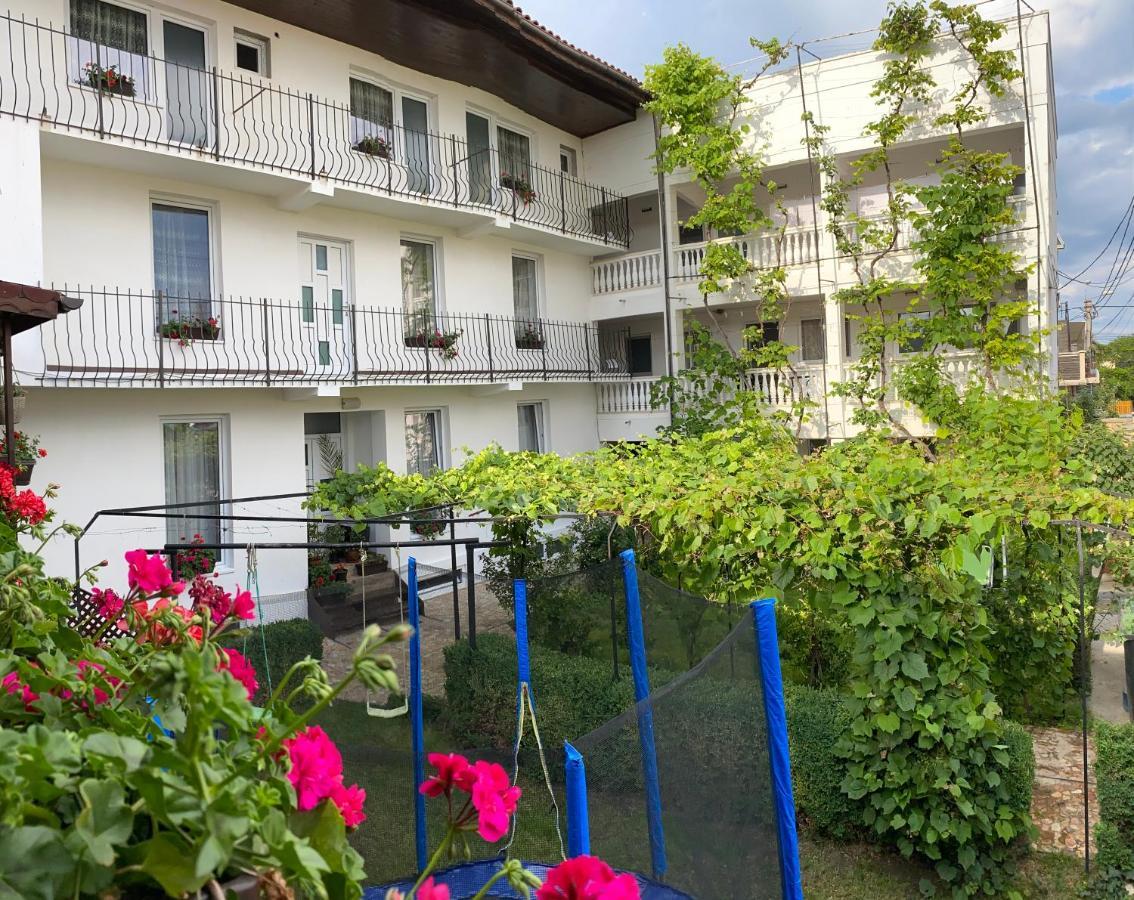 Casa Ciobi Hotel Două Mai Екстериор снимка