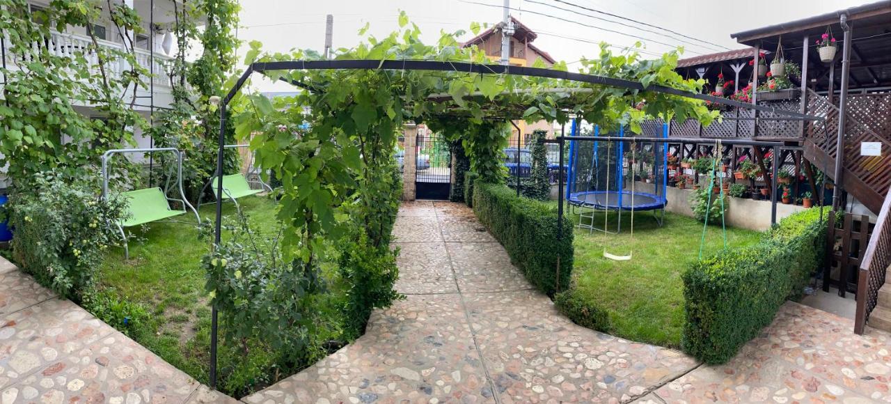 Casa Ciobi Hotel Două Mai Екстериор снимка