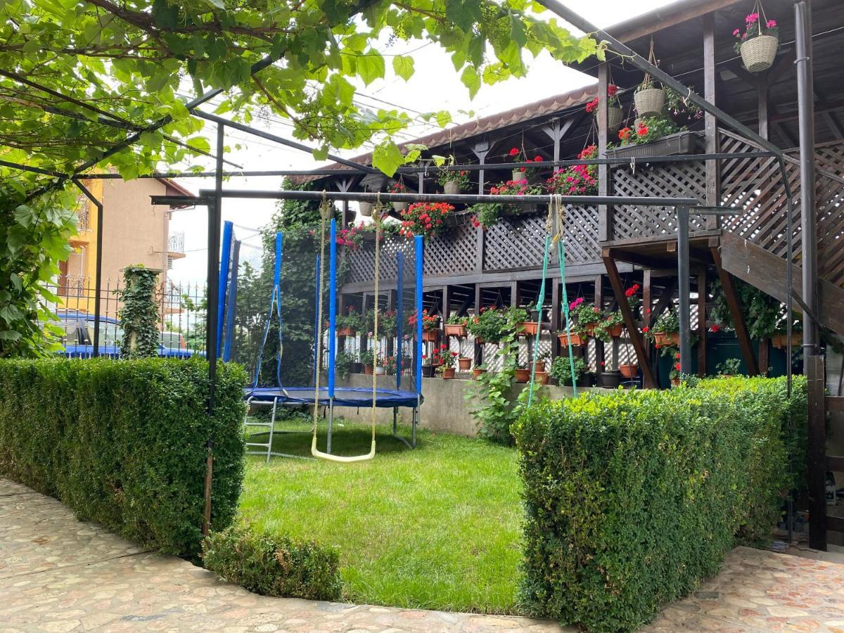 Casa Ciobi Hotel Două Mai Екстериор снимка