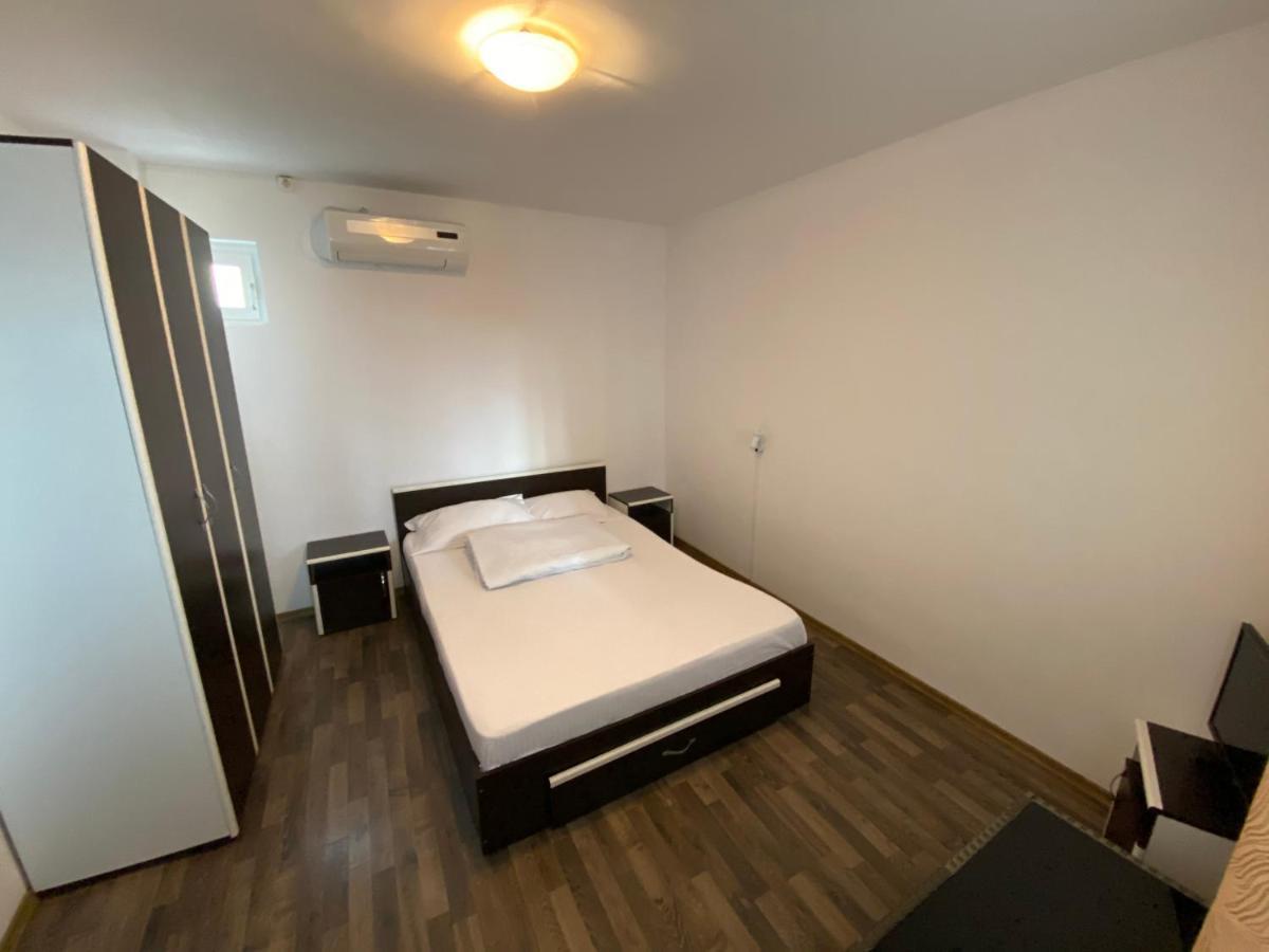 Casa Ciobi Hotel Două Mai Екстериор снимка