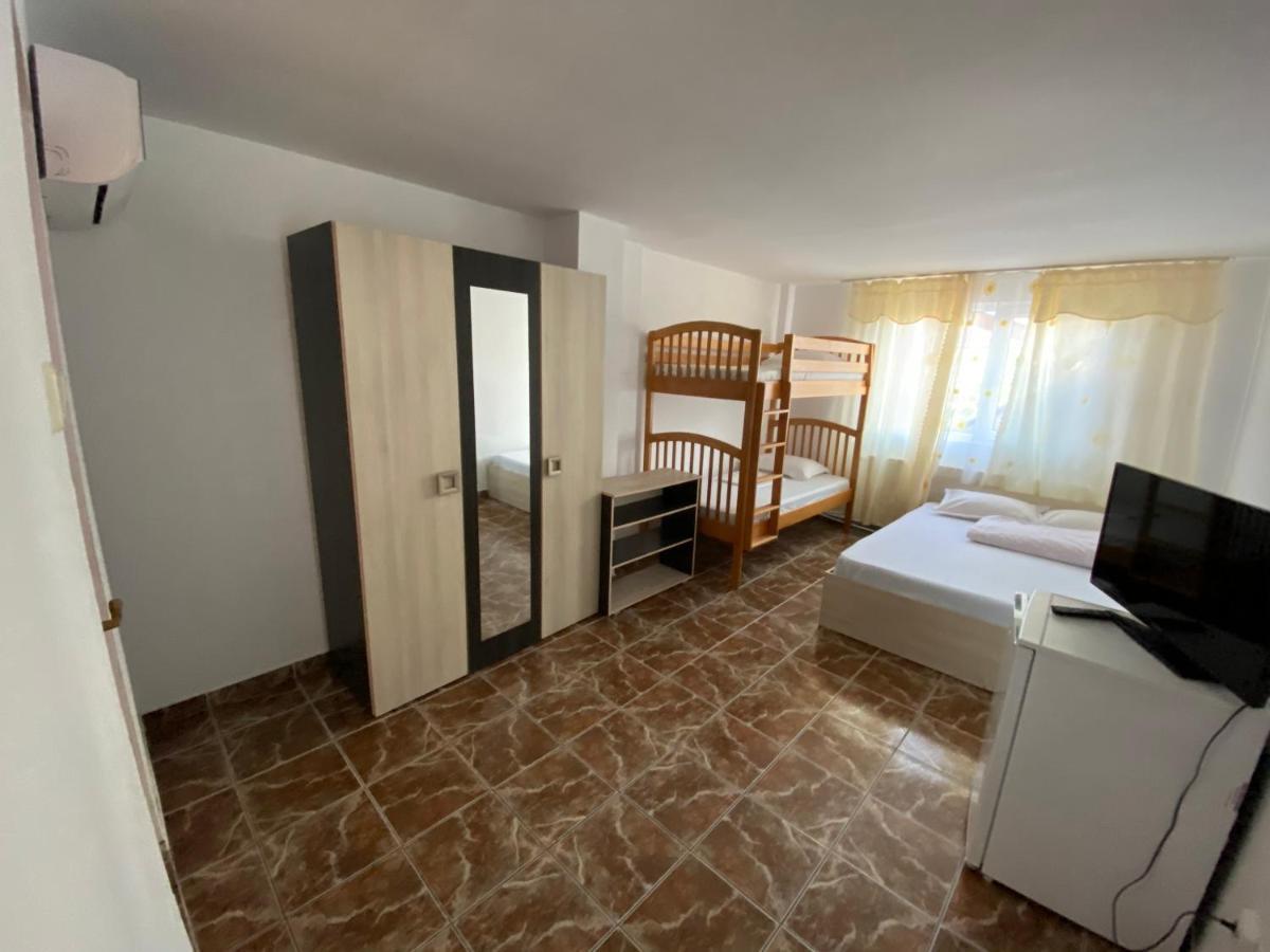 Casa Ciobi Hotel Două Mai Екстериор снимка