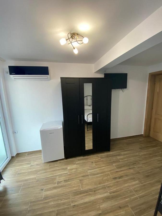 Casa Ciobi Hotel Două Mai Екстериор снимка