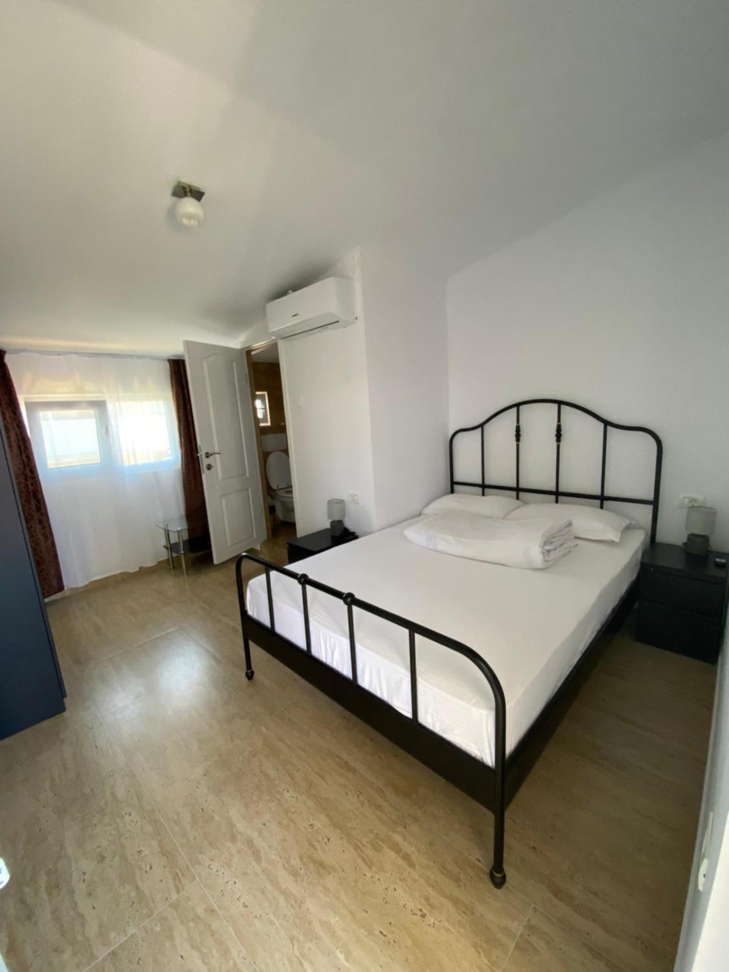 Casa Ciobi Hotel Două Mai Екстериор снимка
