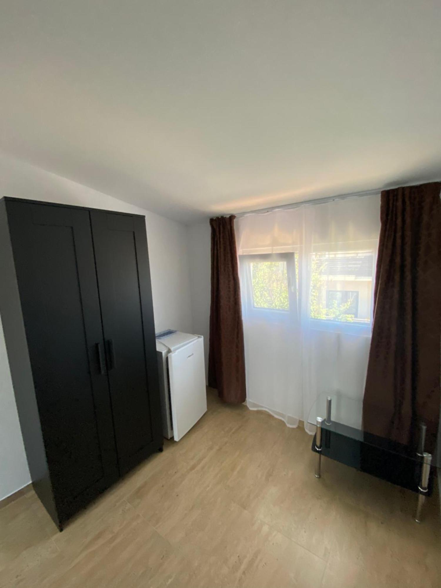 Casa Ciobi Hotel Două Mai Екстериор снимка