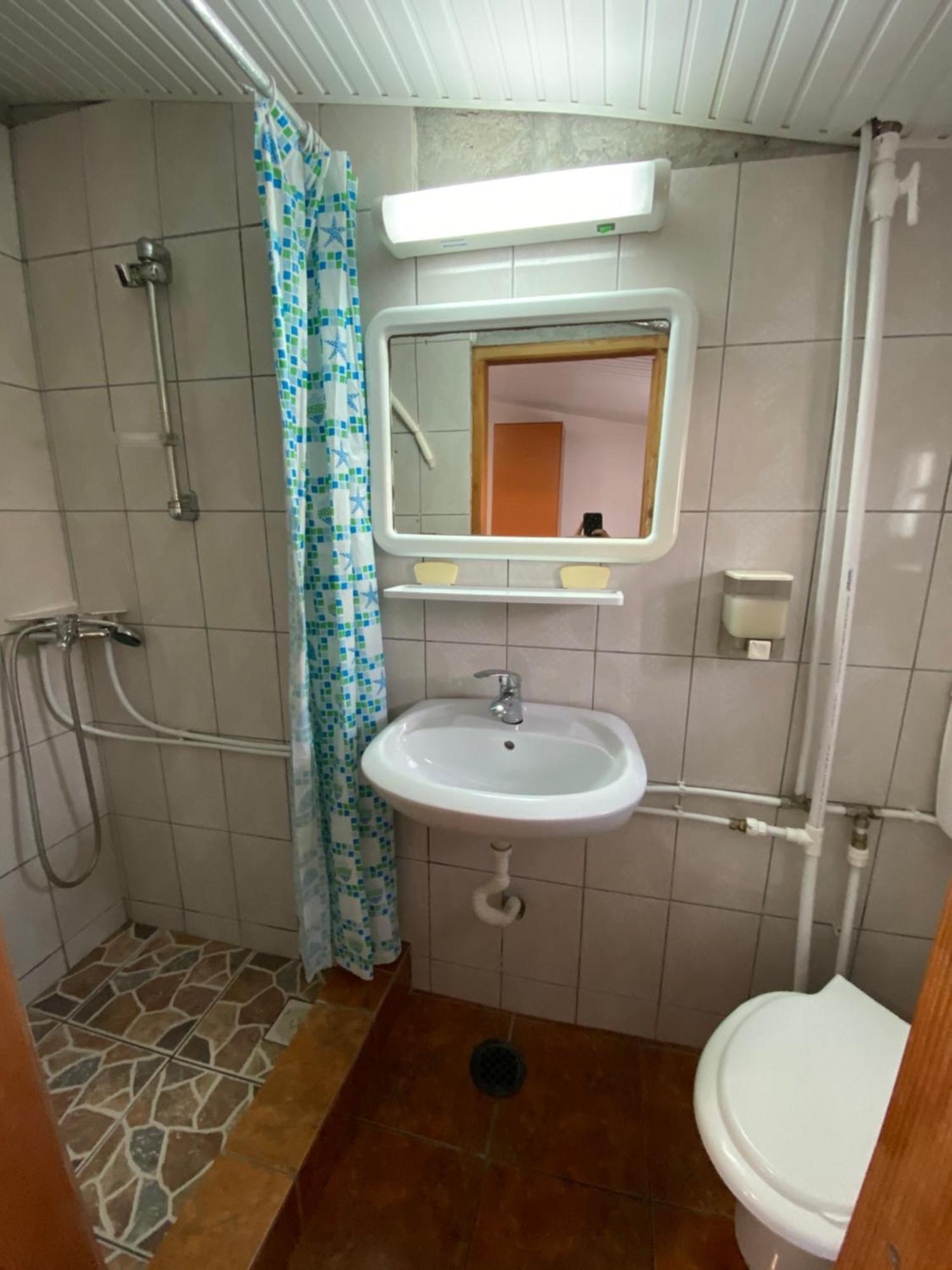Casa Ciobi Hotel Două Mai Стая снимка