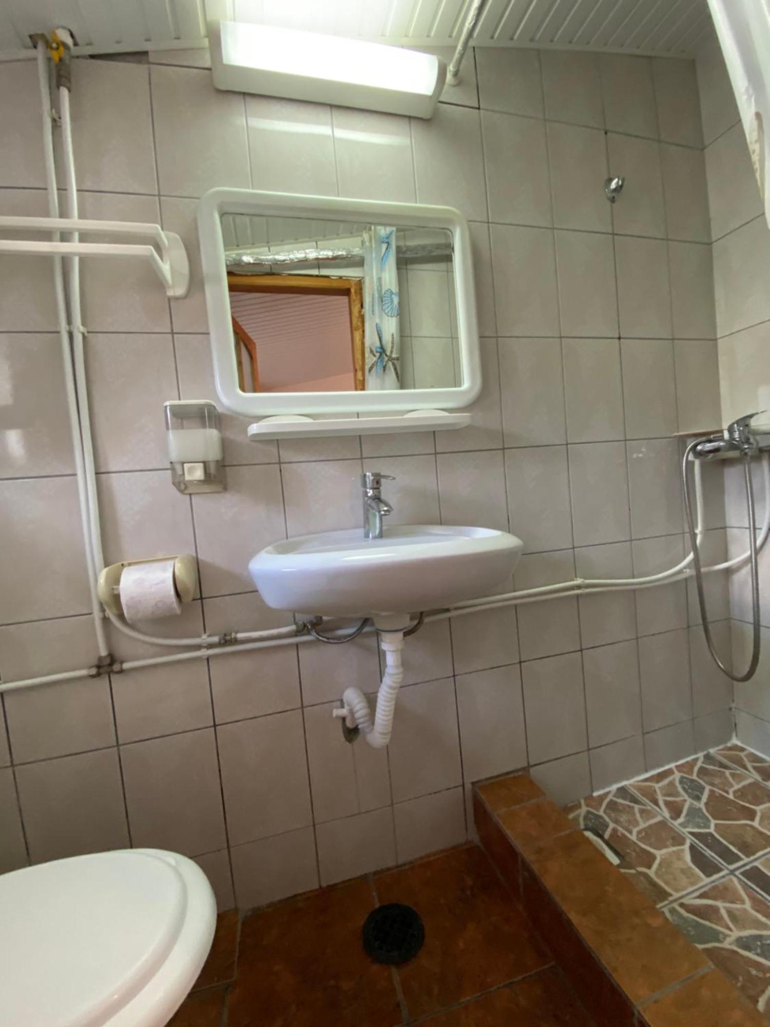 Casa Ciobi Hotel Două Mai Стая снимка