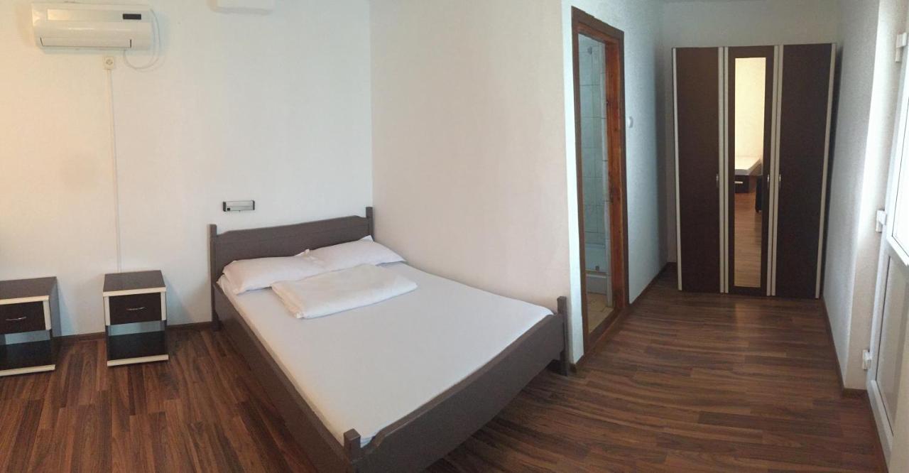 Casa Ciobi Hotel Două Mai Екстериор снимка